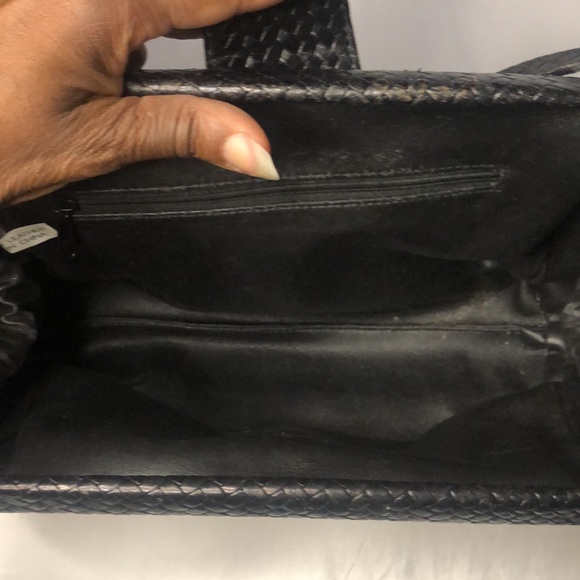 Black genuine leather vintage handbag. Leather weaved trim design. - Picture 12 of 13